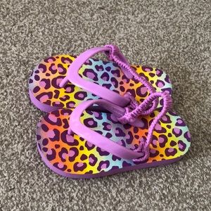 Never worn girls flip flops 💓💓